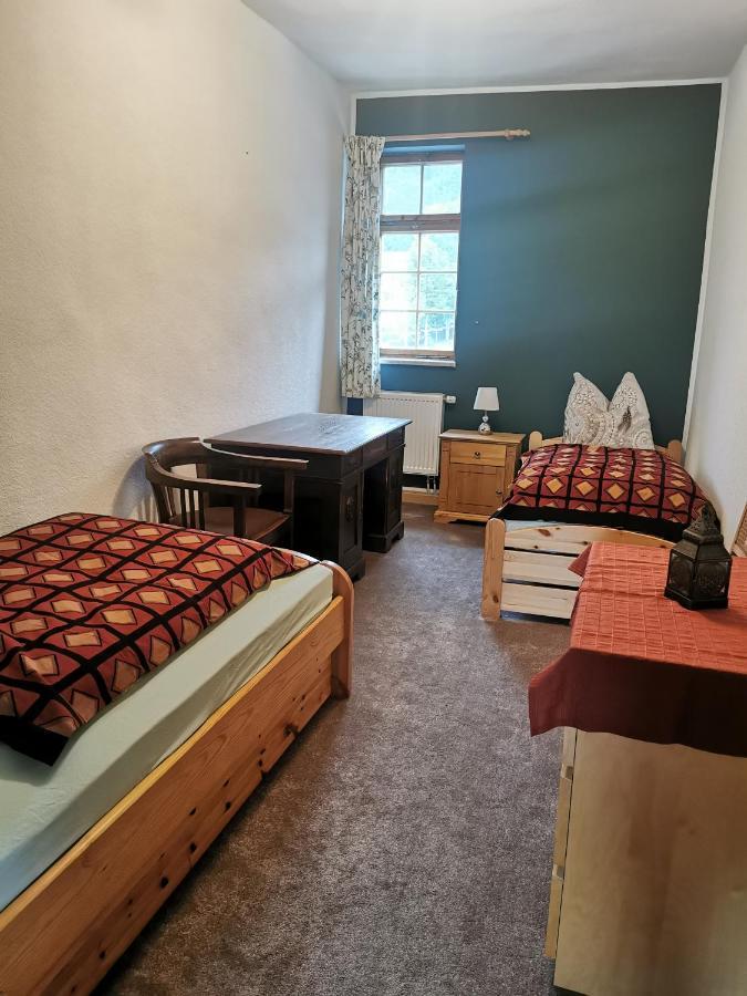 Ruhige Ferienwohnung im Gutshaus Niederorschel Exterior foto